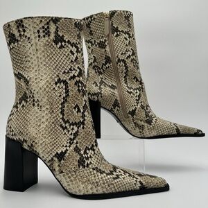 SCHUTZ NWT Beige and Black Python-Print Pointed Toe Ankle Boots 7